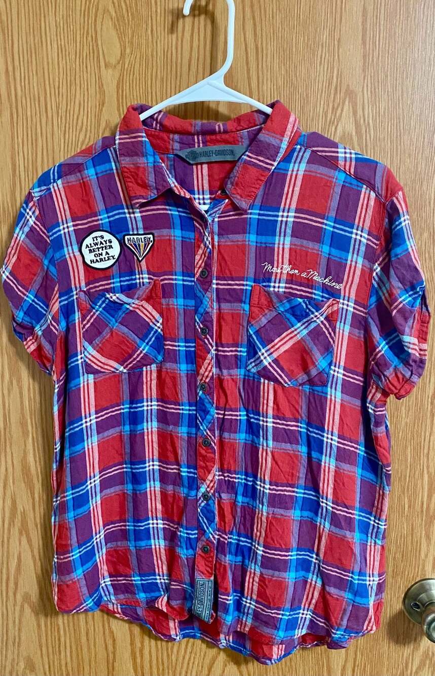 Harley-Davidson Plaid Shirt Size L Red Blue Short Sleeve Patches